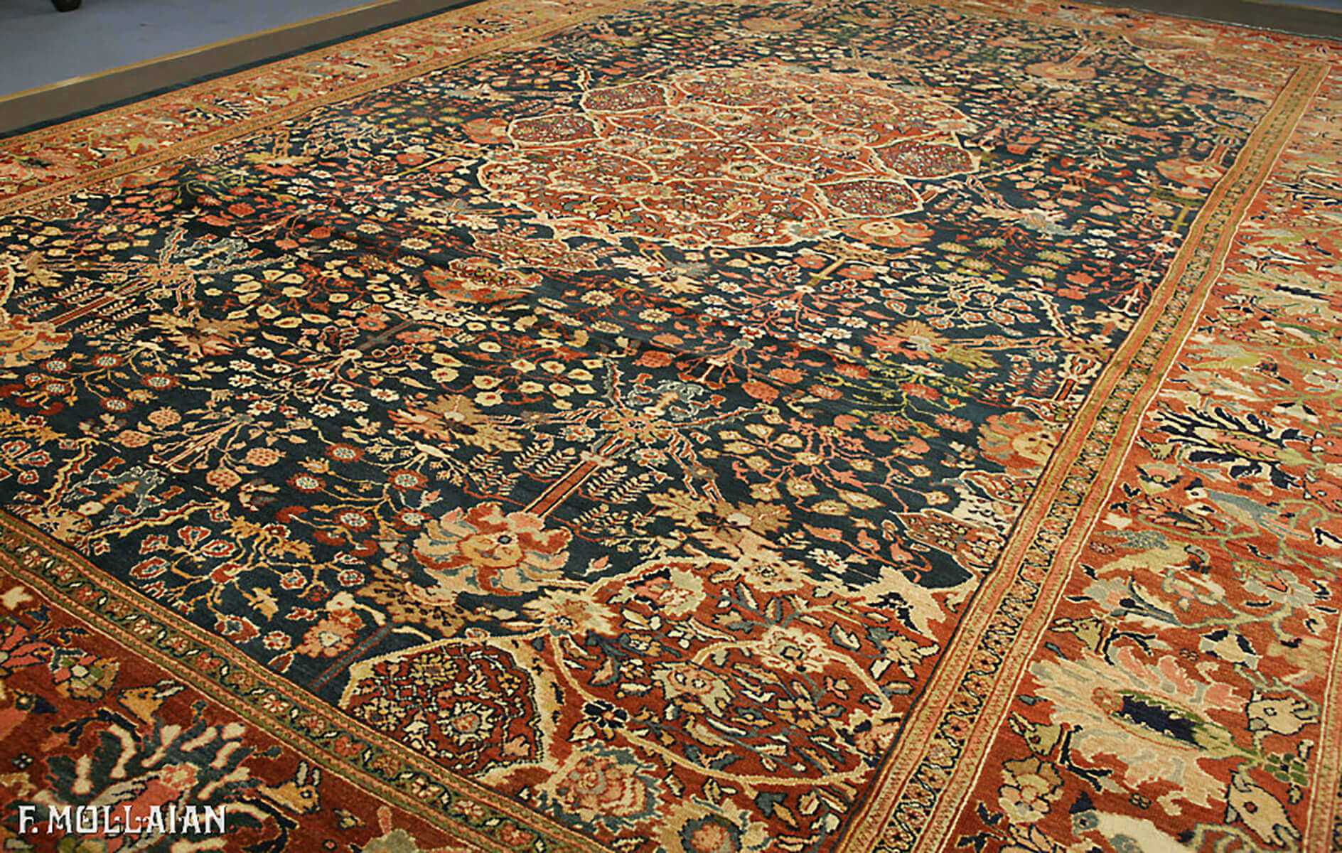 Antique Persian Saruk Farahan Carpet n°:61978738